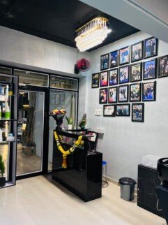 Moon King Salon Ambience